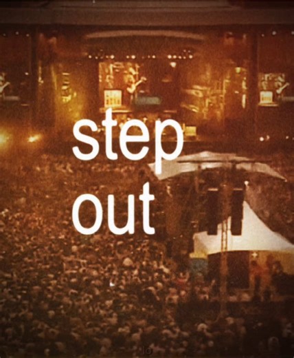 Step Out - Oasis Live at Wembley 2000