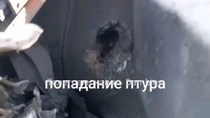 不止战雷，俄军也锁炮闩! 乌军T64BV坦克炮塔在甲弹对抗中被击穿，爆反失效，炮手化为涂料