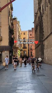 A beautiful stroll through the historic barrios El Born and El Gòtic in Barcelona.❤️ #barcelona_information_site #streets_storytelling #traveldestinations #barcelonagram #spain | Barcelona info site