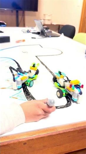 LEGO wedo2.0で『ライントレーサー』ロボットを作ったよ♪ #プログラミング教室 #lego #ロボテック