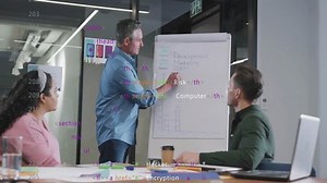 Presenting Marketing Strategy Man Whiteboard Coding: стоковое видео (без лицензионных платежей), 3578751409 | Shutterstock