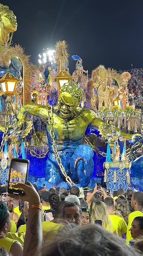 Vibrant Costumes of Rio Carnival 2023