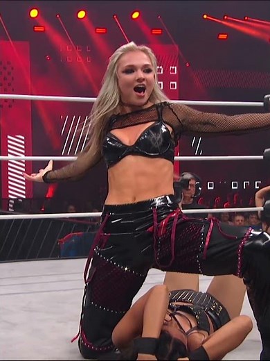 Julia Hart with a sinister attack!