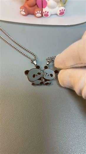 New best colored chains for ladies to wear