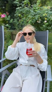 149K views · 6.6K reactions | Fährt der Bauer da Heu ein oder Stroh? Und wo ist da überhaupt der Unterschied?類Das sollte jeder wissen, denn das ist absolutes Allgemeinwissen! Also wer es nicht weiß: Aufgepasst! #landwirtschaft #ernte #landleben #landwirtin #landwirt #draussen #garten #wochenende #heu #pferde #rinder #kühe #traktor #tractor #farm #farming | Marie Hoffmann - Landwirtschaft & Landleben | Facebook