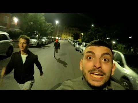 UN PAZZO MASCHERATO CI HA INSEGUITO E AGGREDlTO DI NOTTE PER STRADA!!