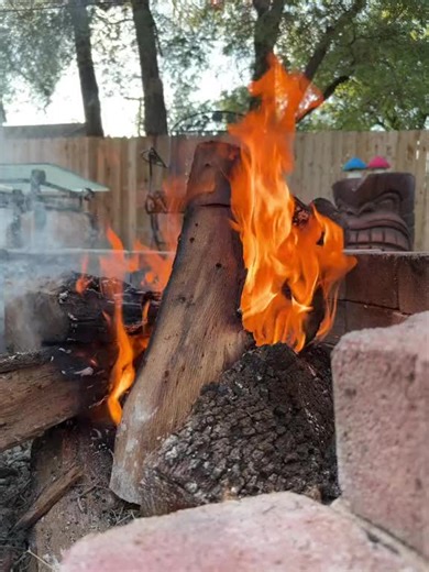 #firemeditation #fireandsmoke #contemplation #fire #clearing #heavysmoke #brightflame #soundoffire #