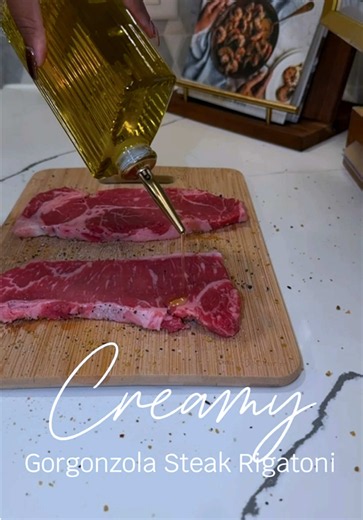 Let’s make Dinner ✨ ✨ Creamy Gorgonzola Steak Rigatoni There is nothing like a good Steak Dinner and tall glass of red wine on a Friday Night! #dinnerideas #cooking #dinner #whatsfordinner #letscook