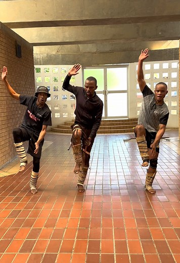 Phatisi Dance 🇧🇼 Cc:@PULA! The Musical @Lesly Shadrack #botswana🇧🇼tiktok #botswanaculture #culture #phatisi #borankana #khoisan #southafricatiktok🇿🇦