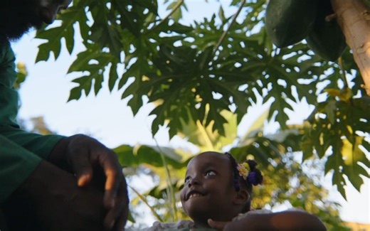 《我们在这里》 | 看见难民故事