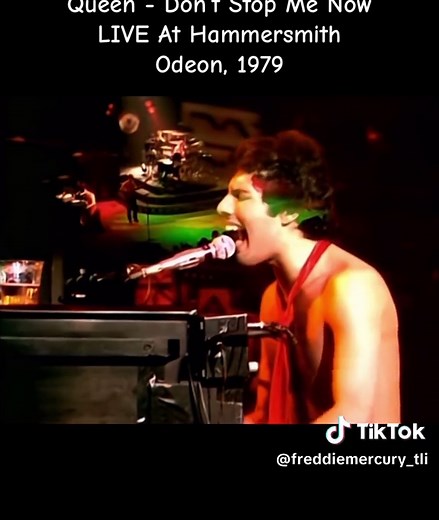 Queen - Don’t Stop Me Now (LIVE At Hammersmith Odeon, 1979) #freddiemercury #queen #dontstopmenow #odeon #70s