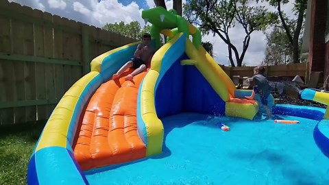 Inflatable Water Slide, 8 in 1 Outdoor Inflatable Water Park with Climbing, Basketball Rim, Splash Pool, Water Cannon, Blow up Water Slides for Kids Backyard