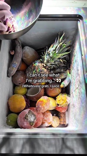 Making Refreshing Juice with Frozen Fruits