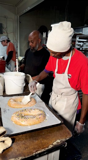 Free Crawfish and King Cake Event in Lafayette