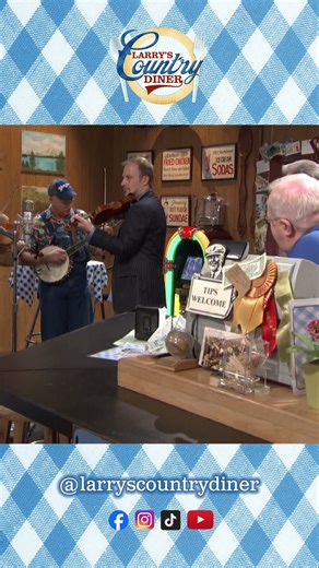 Mike Snider's Hilarious Banjo Pickin' at Larry's Country Diner | Nashville, Tennessee #CountryMusic