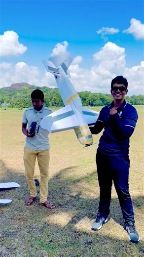 196K views · 4K reactions | Giant RC plane ✈️ | anyone know the model name??? #RC #rcplane #MaidenFlight #fly #bluesky #testflight | Flying Diaries | Facebook