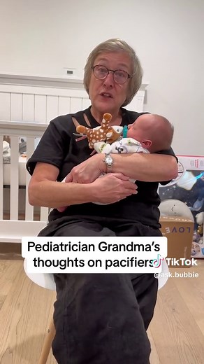 Pediatrician's Pacifier Guide: Benefits, Risks & When to Introduce