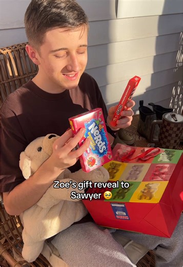 Heartwarming Valentine’s Day Friendship Moment