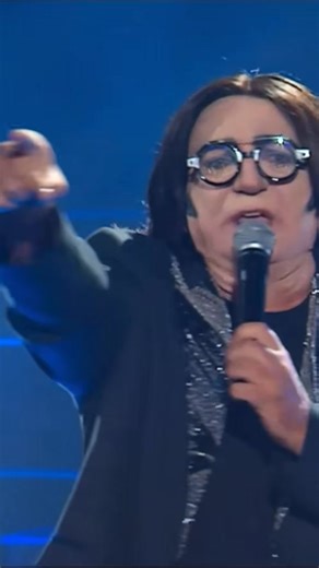 Daniele Quartapelle conquista tutti con la sua straordinaria interpretazione di “Più su” di Renato Zero… e vince questa edizione di #TaliEQuali ✨ Siete d’accordo? 🎶 La FINALE di Tali e Quali è su RaiPlay: www.raiplay.it/programmi/taliequali | Tale e Quale Show