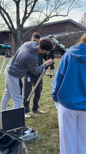 Hands-on learning in astronomy 🔭 Chris Odom’s class took the telescopes for a spin, getting an up-close look at the sun and the moon. | George School