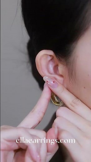 Simple, stylish and fashionable hoop earrings #earrings #jewelry