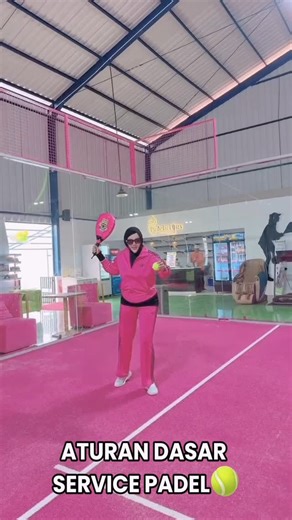 PRINCESS PADEL on Instagram: "Cek service kamu, bestie! 💗🎾 Yuk kenali aturan dasar service padel biar mainmu makin rapi, bersih, dan nggak kena foul ❌😉 Belajar tekniknya, kuasai ritmenya, dan jadikan servis kamu makin konsisten tiap game! ✔️✨ #padel #princesspadel #princesspadelkarawang #padelindonesia #padelfun #karawang #karawanginfo #karawangkekinian #karawanghitz #infokarawang #padelkarawang #padellovers #padeladdict"