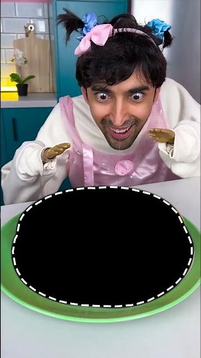 Peux-tu attraper le délicieux gâteau ?! 🍰 #drôle #défi