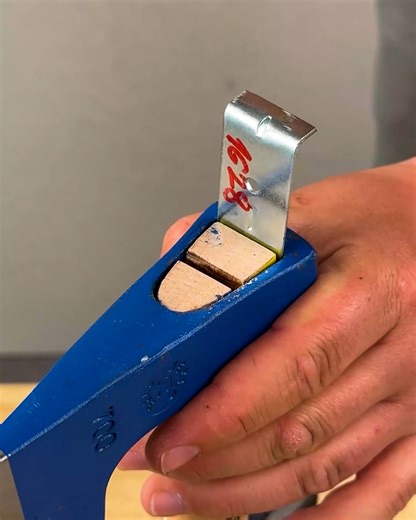 2.2M views · 4.5K reactions | Quick hammer fix #lifehacks #lifehack #diy #diyfix #quickfix #quicksolution | The Beautiful Game | Facebook