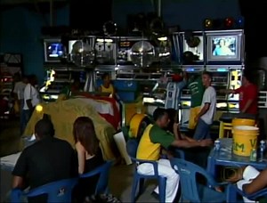 412K views · 15K reactions | A APARELHAGEN PIONEIRA NA SAUDADE BRASILANDIA DJ ZENILDO NO PROGRAMA CENTRAL DA PERIFERIA DA TV GLOBO CENTRAL DAS APARELHAGENS | CENTRAL DAS APARELHAGENS | Facebook