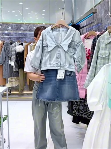 重磅来袭爆款上新【FivePlus 5+ 】2023秋冬，最新撤柜“小飞象、迪士尼”联名系列。年轻无拘束，欧时力5+ 的欧式血统，青春潮酷的无限张扬。欧时力FivePlus 5+（微剪标）一个份248件，广州石井尾货圈