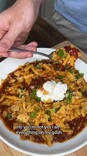 CHILI RECIPE 😋 Ingredients: Seasoning Blend: 4 tbsp chili powder, 1 tbsp garlic powder,1 tsp cumin, 1 tsp paprika, 1 tbsp parsley flake. salt, pepper, & crushed red pepper flakes to taste 1-2 tbsp of olive oil 1-2 tbsp of Tobasco 1.5 lbs. of ground beef 2 (28 oz.) cans of San Marzano whole peeled tomatoes 2 (16 oz.) cans of Dark Red Kidney Beans 1 tbsp of tomato paste 1 chopped onion 1 chopped red bell pepper 10 cloves of chopped garlic 1 bay leaf 1 tsp of cocoa powder (unsweetened) Directions: