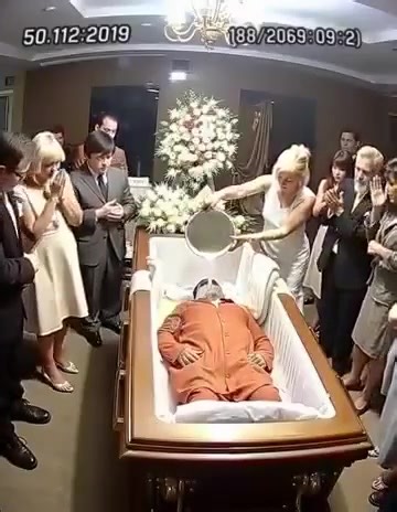 A Husband Tried to Fool His Wife With a Fake Death, Until Her Stunning Response Changed Everything.....The night was silent, except for the faint hum of traffic rolling down I-95 in Connecticut. Laura Mitchell sat in her living room, her hands wrapped tightly around a lukewarm cup of tea. It had been hours since she last heard from her husband, Daniel. He was supposed to be home by seven after a late meeting, but by midnight, she had called his phone ten times—each time, no answer. Her chest tig