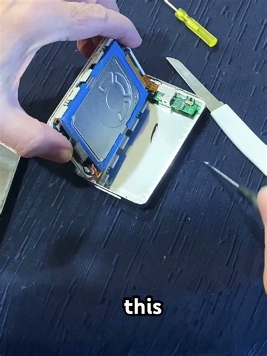 Headphone jack repair on the fourth GEN iPod #ipod #diy ￼