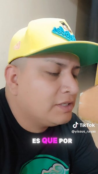 Conversación divertida entre padre e hijo