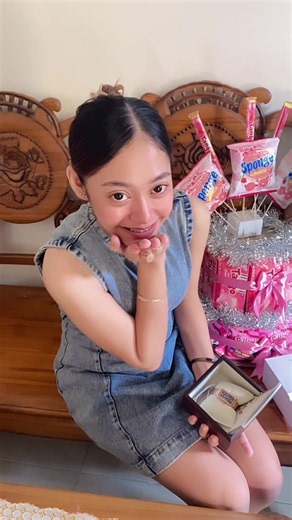 HBD Mb Eka: Ide Unboxing Kado Ultah & Hadiah Jam Tangan
