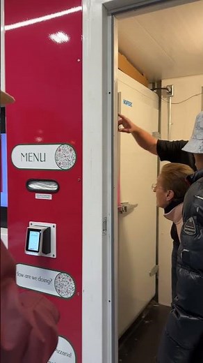 Inside a Pizza Vending Machine! #pizzavendingmachine #pizzafranchise #automation