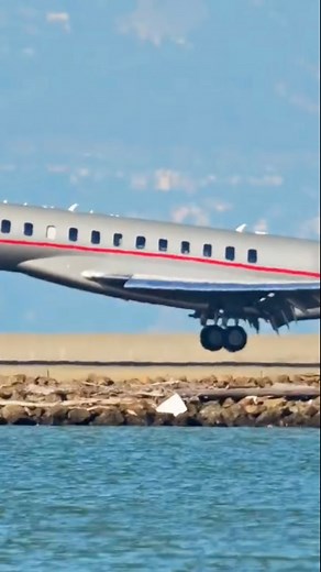 Business Jet Landing at SFO #BusinessJet #PrivateJet #SFO #SmoothLanding #ButterLanding #AvGeek #LuxuryTravel #JetLife | SF.Flights