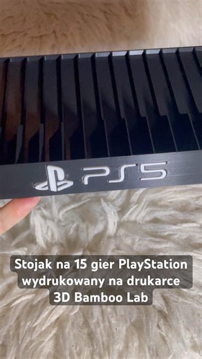 Stojak na 15 gier PlayStation 5 wydrukowany na drukarce 3D Bamboo Lab