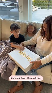 Skylight Frame—no manuals, no hassles, just all your favorite pictures straight out of the box. | Skylight