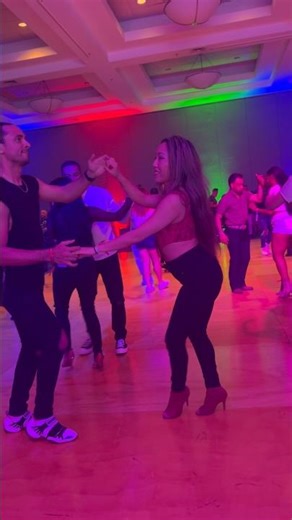 Este es el ritmo que hace arder la pista 🔥 #bachatatradicional #bachataconestilo #dancevibes