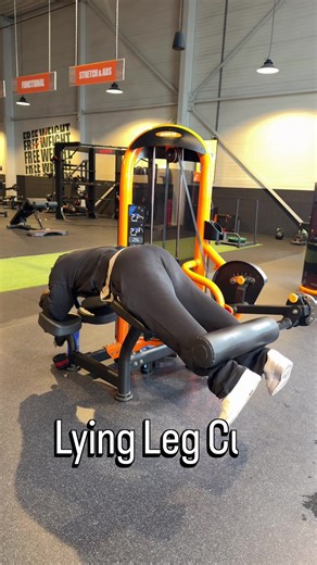 Leg day done right. Hamstrings • adductors • quads • leg extensions 🔥 Part 1 ✔️ Part 2 loading… Sla deze op voor je volgende leg day en volg voor meer workouts. Fueling this workout met @lionsnutritionofficial💥 Gebruik code IZAIRO10 voor korting #gymlife #fitness #gymprogress #procard #krachttraining