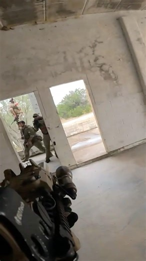 Aggressive Grenade Push! #training #military #loadout #police #squad #airsoft #army #milsim #combat