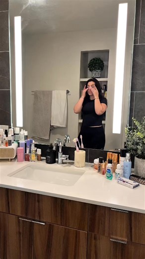 Meet the better way to stock up on contacts (us.. it’s us.) Ordering is easy and shipping is free. | 1-800 Contacts