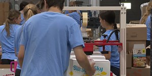 Volunteers at summer food program help feed Vermont kids