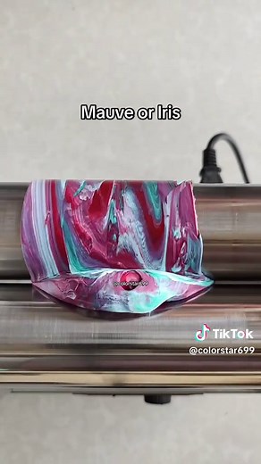 Exploring Color Mixing: Mauve and Iris Techniques