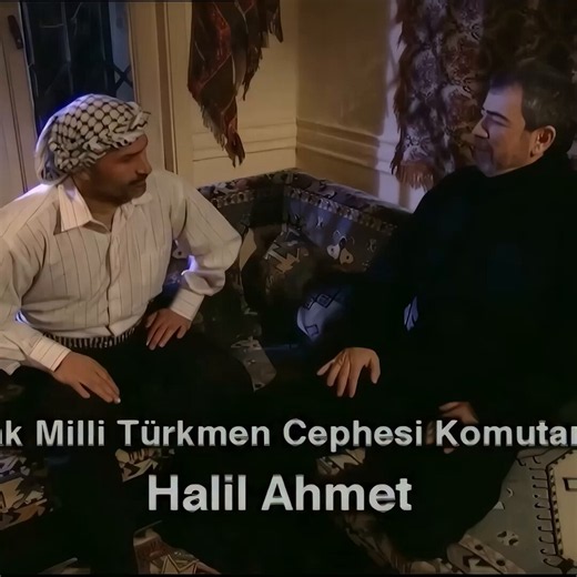 Kurtlar Vadisi’nin 21. bölümünde Irak Türkmen Cephesi ve Kerkük üzerine yapılan değerlendirmeler, yıllar sonra adeta gerçeğe dönüştü.1982 Kerkük doğumlu olan, eğitimini Türkiye’de Gazi Üniversitesi Türk Dili ve Edebiyatı Bölümü’nde tamamlayan Mehmet Seman Ağa, uzun yıllar Irak Türkmen Cephesi’nde sözcülük ve teşkilat görevleri üstlendikten sonra 2025 yılında ITC Genel Başkanı seçildi. 2026 yılında ise yaklaşık 102 yıl sonra Kerkük’ün ilk Türkmen valisi olarak tarihe geçti. Dizide yıllar önce dil
