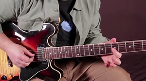 A Beginner's Guide to Masterful Solos! Are you ready to revolutionize your guitar playing? 🌟 Our latest video lesson is your key to unlocking a new dimension in your solos by seamlessly blending the Major & Minor Pentatonic Scales! 🌈 What You'll Learn: The essentials of both major and minor pentatonic scales How to mix these scales for an unforgettable sound Strategic moments to use this technique for maximum impact 🔥 Why It Matters: Elevate your solos from good to unforgettable Gain the conf