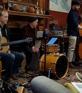 Some foot and hand magic from the amazing Doug Brush on our Douce Ambiance tour. | Douce Ambiance