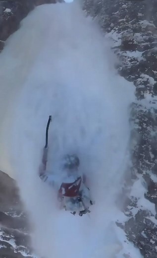One of the scariest climbing incidences caught on tape. This right here is Leland Nisky 😱 #climbing #accident #scary #omg #wow #wtf #alexhonnold #viral #climbingtiktok #amazing #hesalive #helpthisgoviral #viral #k2 #everest #mountain #mountains #mountainlife #viralclip #viraltiktok #viraltik #mountaineering #insane #crash #climb #climbing #climbingtiktok #icelandadventure #iceclimbing
