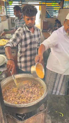 1M views · 16K reactions | Worth ah ilaya ? Ep- 1 . Follow @rams.review for more videos . Hotel details : Hotel kaavanna parotta stall, Natham. . Timing : morning 7am - 11am(maximum) Their soft mutton chukka and poricha parotta is a blast  . #ramsreview #foodporn #nathamparotta #kaavannaparottakadai | Rams Review | Facebook
